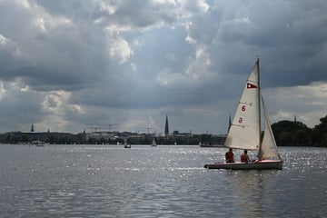 Sommer macht Pause: Wo im Norden Schauer und Gewitter drohen