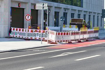 Dresden: Ärger am Stadtforum: Warum steht hier eine Absperrung?