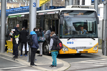 Chemnitz: 1,5 Promille! Suff-Fahrer rast mit SEV-Bus durch Chemnitz