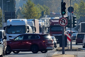 Nach Unfall: Stau auf der B174 in Chemnitz