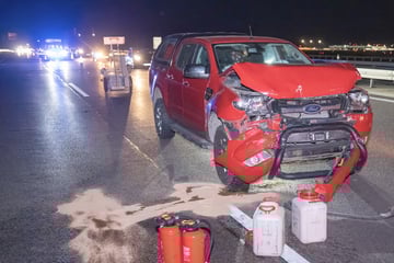 Unfall A9: Ford Ranger kracht auf A9 in Transporter - dann muss der Fahrer pusten