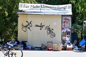 Leipzig: Vermüllung und Beschwerden: Ist das das Aus für den Tauschschrank im Lene-Voigt-Park?