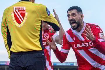 Ganz Fußball-Deutschland diskutiert! Beweist ein Handy-Video den Tor-Klau von Cottbus?