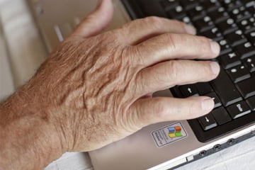 Tückischer Betrug: Senior aus Stuttgart verliert 2,6 Millionen Euro