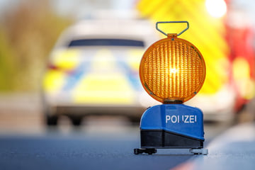 Unfall A4: A4 in Richtung Dresden kurz gesperrt: LKW verliert 300 Liter Benzin