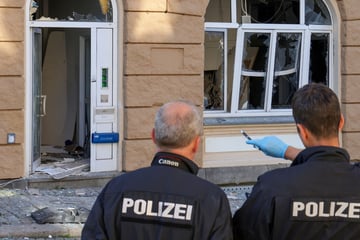 Polizei findet nach gesprengter Bank-Filiale Fluchtauto kurz vor Holland: Waren Serientäter am Werk?