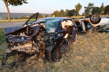 Frontal-Crash im Erzgebirge: Eine Frau stirbt, mehrere Schwerverletzte