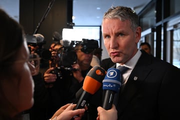 AfD ohne Thüringen-Chef in Bayern: Gericht erteilt Höcke Redeverbot!