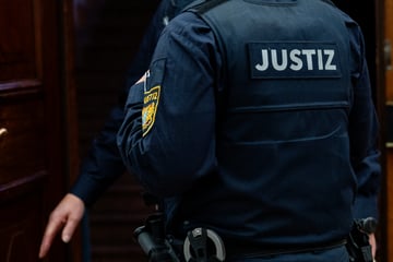 Vier Handys im Po: Toilettengang lässt skurrilen Schmuggel auffliegen