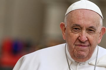 Pope Francis shares personal message as hospital stay continues