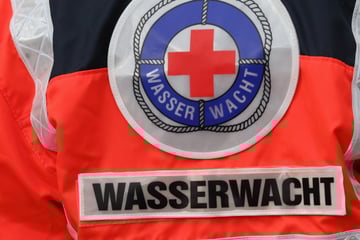 Hilferufe aus der Donau: Nichtschwimmer fällt bei Schlauchboottour ins Wasser