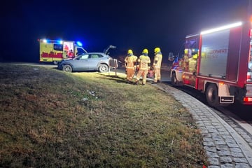 Betrunkener Mazda-Fahrer kracht in Mercedes