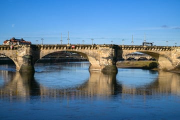 Dresden: Stadt lässt Augustusbrücke prüfen: Verkehrs-Einschränkungen erwartet