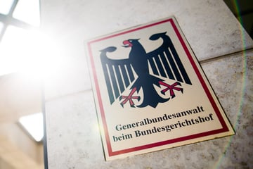 Drei mutmaßliche "Reichsbürger" festgenommen: Einer sitzt schon in U-Haft
