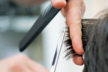 Kontrollen zu Schwarzarbeit in Friseur- und Kosmetiksalons: Handelskammer mahnt