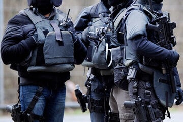 Berlin: Polizei zieht bewaffneten Raser aus dem Verkehr, dann rückt das SEK an