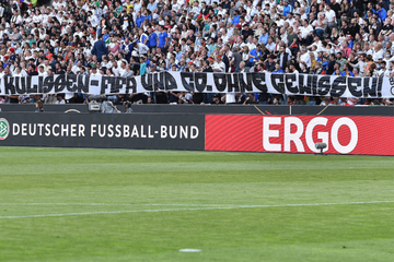 Sie zeigten FIFA-kritisches Banner: Polizeieinsatz gegen 15 Fans in Gladbach