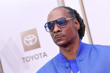 Snoop Dogg gives "fake" apology to backlash over anti-LGBTQ comments
