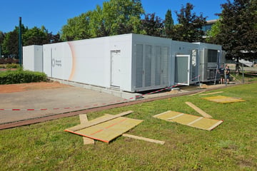 Dresden: Container für neues MRT-Zentrum in Dresden sicher "gelandet"