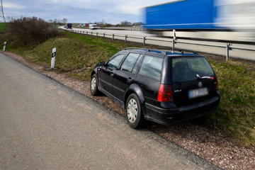 Chemnitz: Alter Golf verrottet an A72: Das passiert nun mit dem Auto