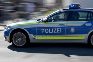 Schwerer Unfall in Schwanthalerhöhe: Radfahrer kracht in Fußgänger