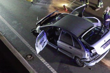 Unfall A3: Kennzeichen von Unfallwagen waren gestohlen: Teenager (16, 14) flüchten nach Crash auf A3 aus zerstörtem Citroën