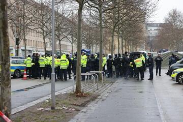 100 Polizeibeamte bei Groß-Kontrolle auf Leipziger Eisenbahnstraße im Einsatz