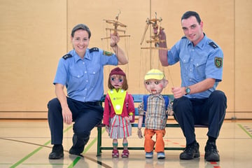 Dresden: Wenn unsere Freunde und Helfer die Puppen tanzen lassen: Aufklärung am seidenen Faden