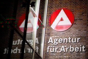 Zahl der Arbeitslosen in NRW gesunken, doch Experten warnen