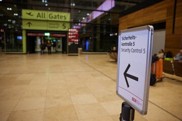 Reizgasspray als Feuerzeug getarnt: 14 Menschen am Flughafen BER verletzt