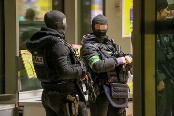 Überfall auf Netto-Filiale! Täter entkommt trotz Fahndung mit Polizei-Heli