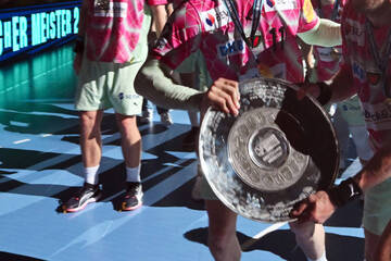 Berlin: Nach Einbruch bei Füchsen Berlin: Diebe gefasst, aber wo ist die Meisterschale?