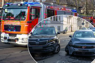 Leipzig: Opel und Skoda krachen in Gohlis zusammen: Pendler drängeln sich durch Unfallstelle