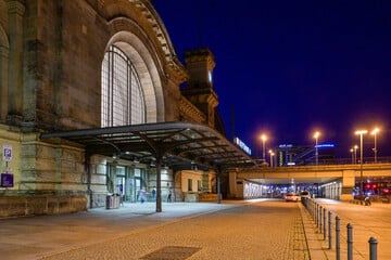 Dresden: Nächtlicher Feueralarm im Hauptbahnhof: Darum mussten zwei Löschzüge ausrücken