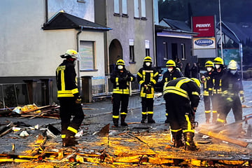 Tornado in Hessen: Chaotische Lage und massive Schäden, drei Häuser von Einsturz gefährdet