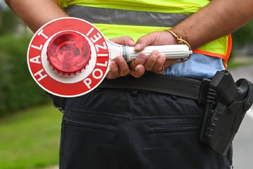 Abkassiert bei Verkehrskontrollen: Polizist soll sich fast 250.000 Euro in die eigene Tasche gesteckt haben