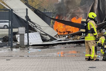 Explosion von Tanklastzug: Mehrere Verletzte, riesige Rauchwolke
