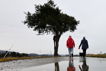 Fällt der Feiertag ins Wasser? Sonne erst am Sonntag in Baden-Württemberg erwartet