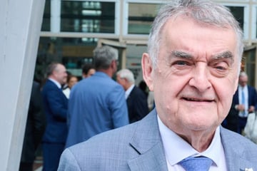 Axt-Desaster: NRW-Innenminister erzählt private Story im TV, die nie publik werden sollte