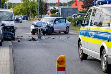 Accident in Dresden: Skoda crashes into van – nine injured!