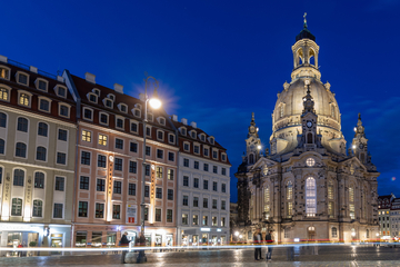 Dresden: Licht an: Die Kuppel der Dresdner Frauenkirche strahlt wieder!