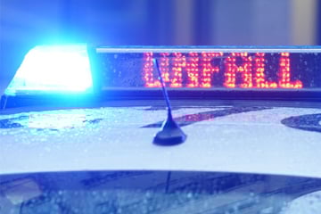 Tragisches Unglück in der Nacht: 17-Jährige stirbt, drei Jugendliche teils schwer verletzt