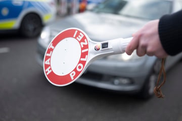 Kinder im Kofferraum: Polizei stoppt Auto an der Grenze