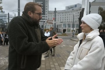 Nazi-Influencerin mit Rock und Zöpfen auf Demo: "Würde nicht behaupten, dass ich rechtsextrem bin"