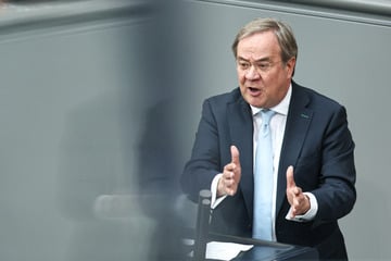 Unfall mit E-Scooter! Armin Laschet wohl schwer verletzt