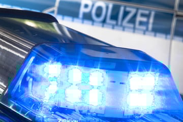 Mann rastet bei Streit völlig aus, verletzt Ehefrau mit Messer schwer