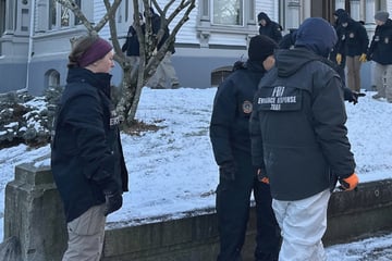 Nach tödlichen Schüssen an Elite-Uni: Polizei sucht nach einem weiteren Mann