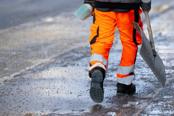 Wintereinbruch in Bayern: Flughafen eingeschränkt, Wetterdienst warnt vor Glatteis