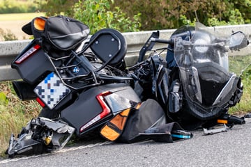 Tödlicher Unfall: Motorrad kracht frontal gegen BMW
