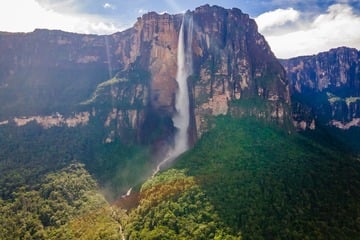 Weltgrößter Wasserfall hat eine Fallhöhe von fast 1000 Meter und bewegende Geschichte